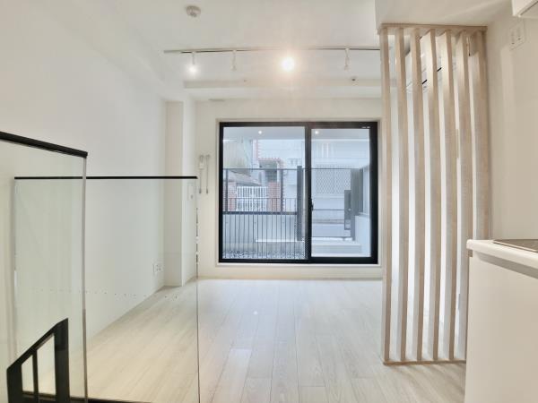 Ｔ&amp;rsquo;ｓ　ＳＱＵＡＲＥ　ＫＡＧＵＲＡＺＡＫＡ リビング