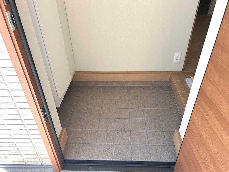 中野レーベル 玄関