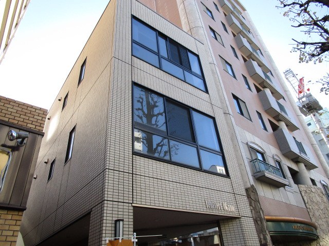 ヴァンヴェール岡埜 301号室 外観