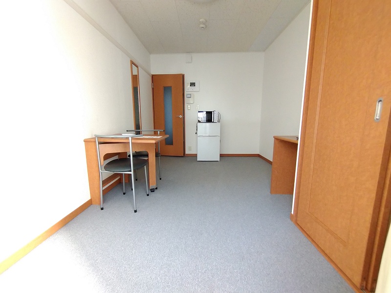 レオパレスアルテ駒沢大学 リビング
