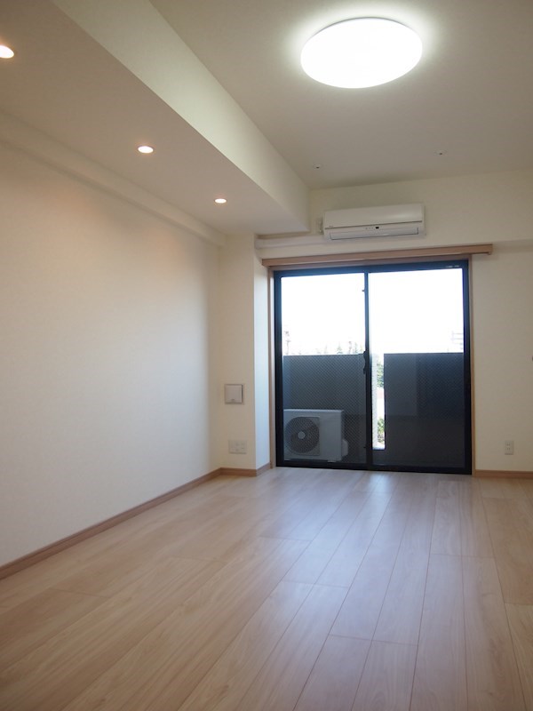 ルーブル三軒茶屋参番館 リビング