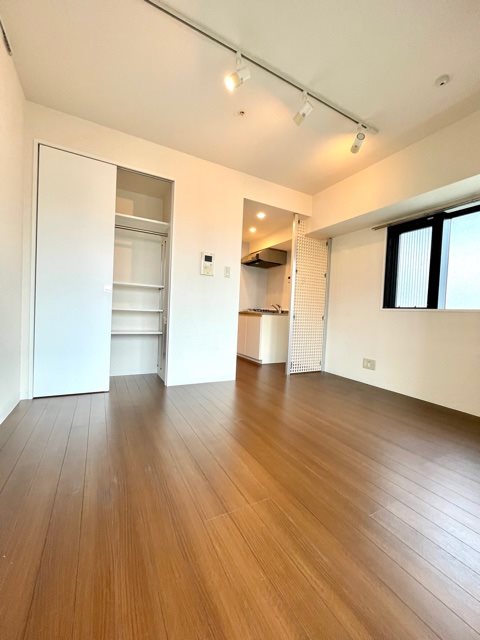 レジディア市谷薬王寺 リビング