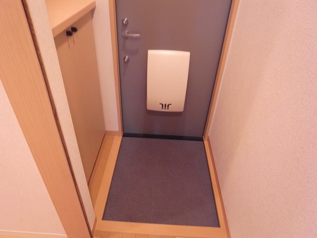 フォレスト松が丘 玄関