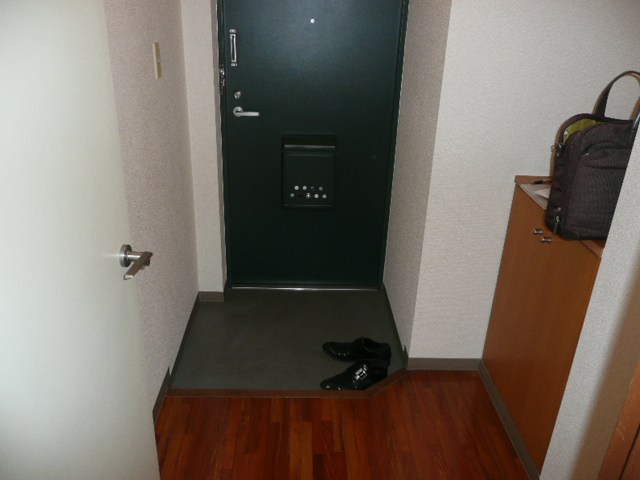 エンジェルス守屋 玄関