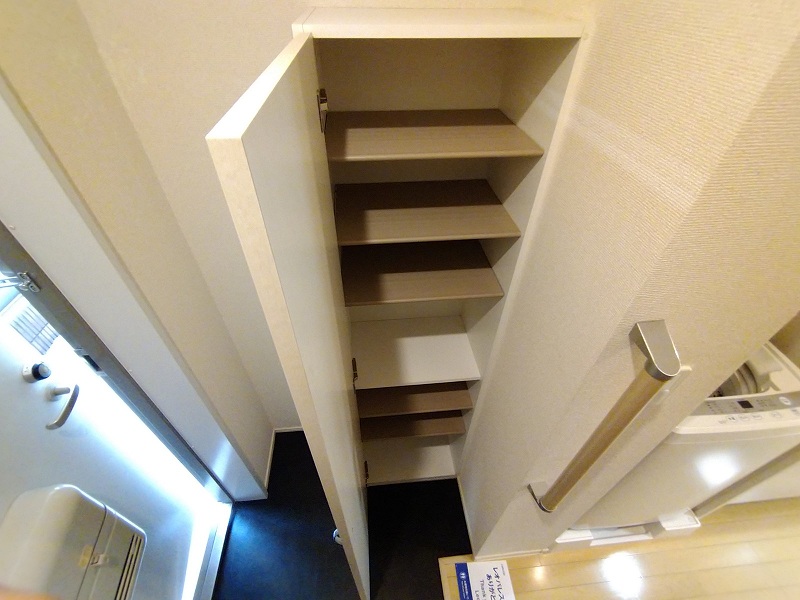 クレイノソレイユ中野新橋 玄関