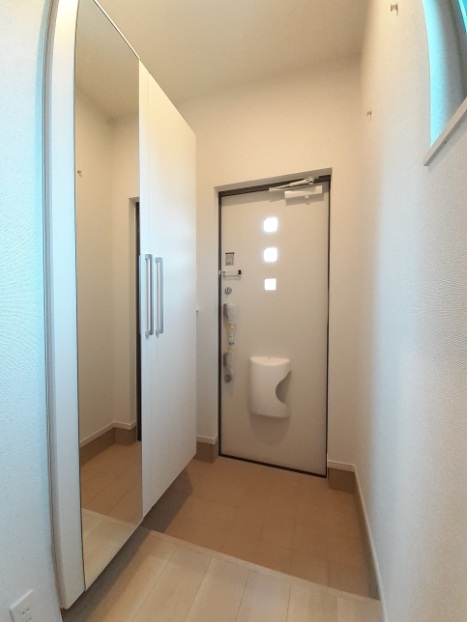 ホフヌング弐番館 玄関