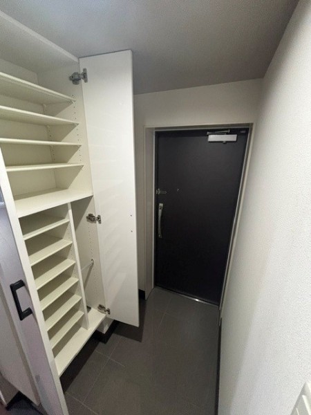 Ｔｈｅ　Ｓｈｉｎａｇａｗａ　Ｅａｓｔ　Ｒｅｓｉｄｅｎｃｅ 玄関
