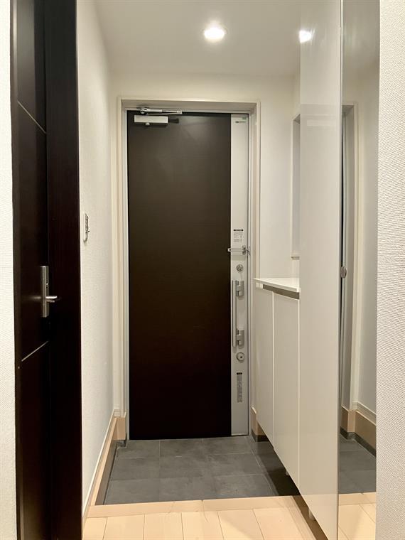 代々木戸建 玄関