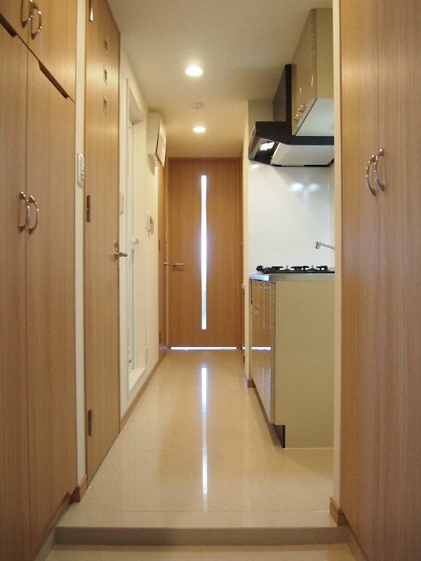 ルーブル三軒茶屋参番館 玄関