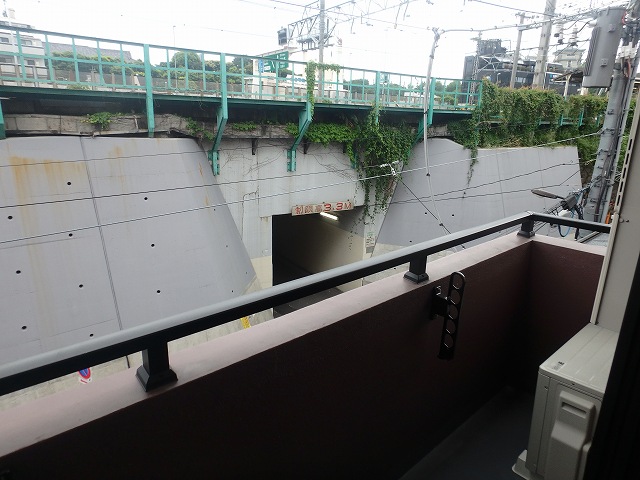 ハウスポート信濃町 ベランダ