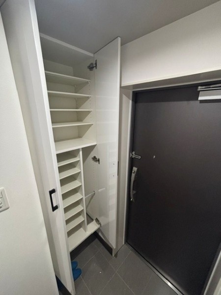Ｔｈｅ　Ｓｈｉｎａｇａｗａ　Ｅａｓｔ　Ｒｅｓｉｄｅｎｃｅ 玄関