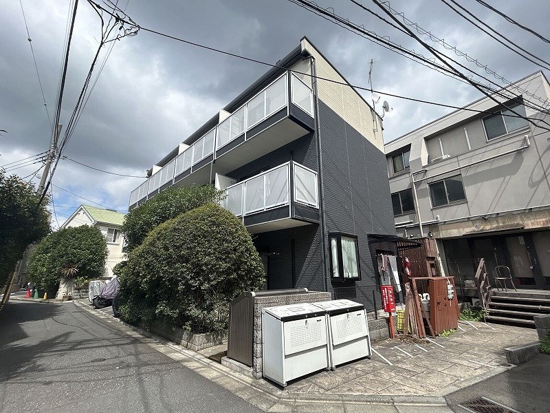 レオパレスパルフェタムール北沢 外観