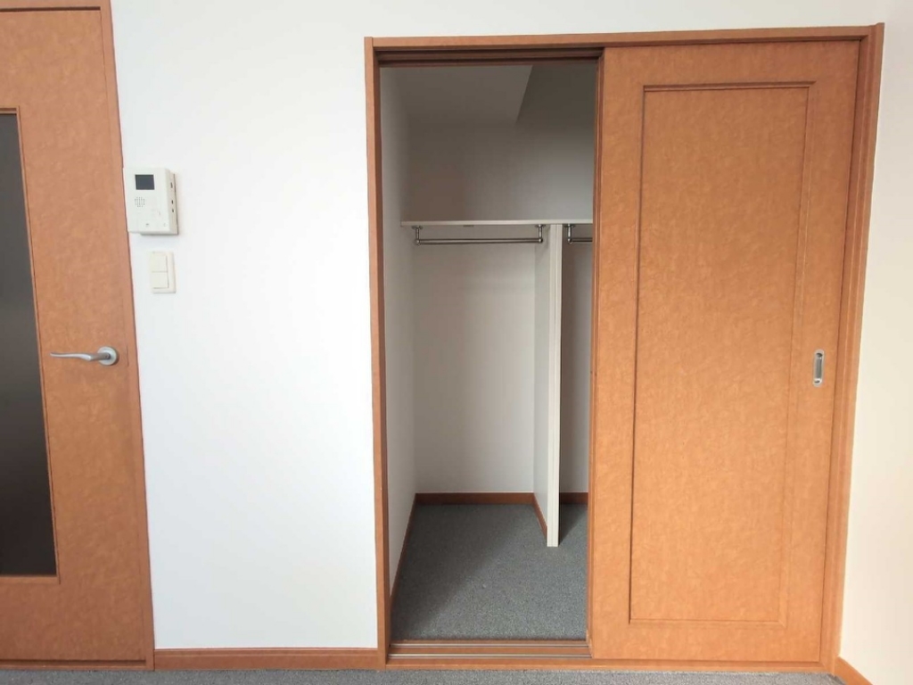 レオパレス上用賀三丁目 その他