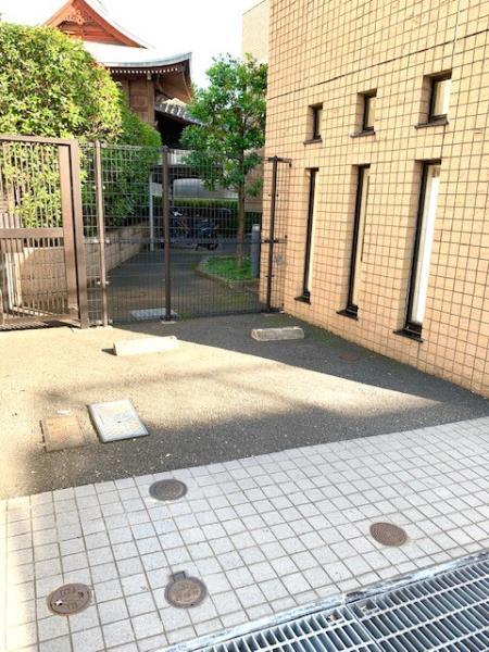 ティアラ三軒茶屋 駐車場