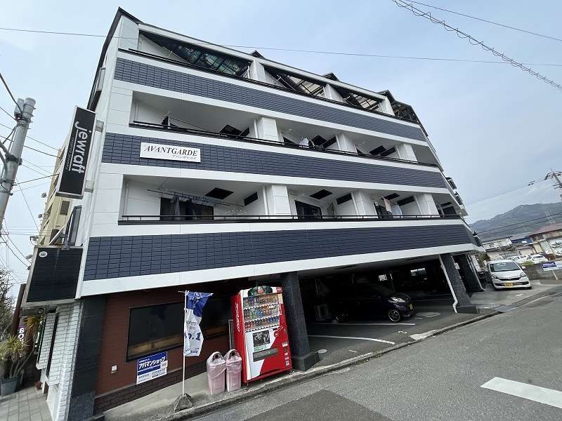 アバンギャルド 405号室 外観