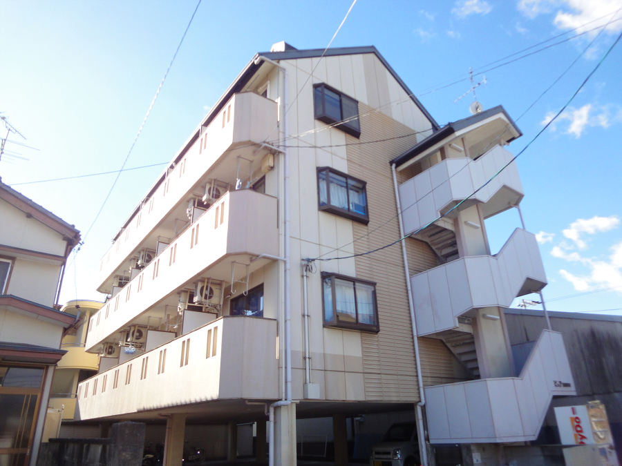 ピュア高須新町 203号室 外観