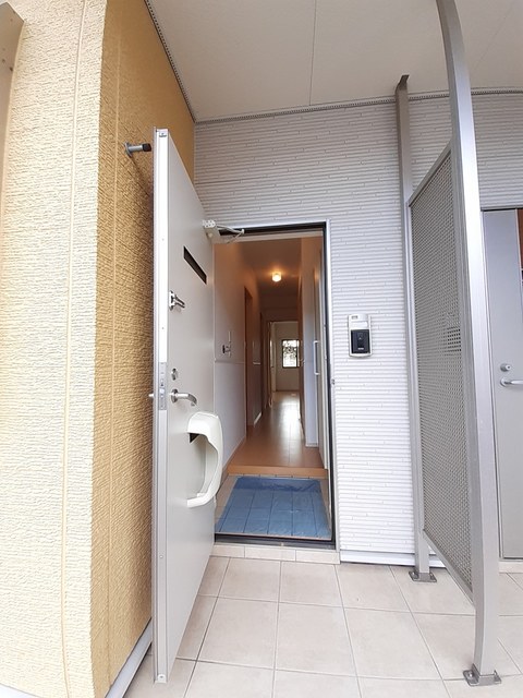 ブローテ　ナベシマ　Ｂ 玄関