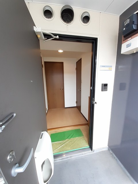 レジデンス伊勢崎 玄関