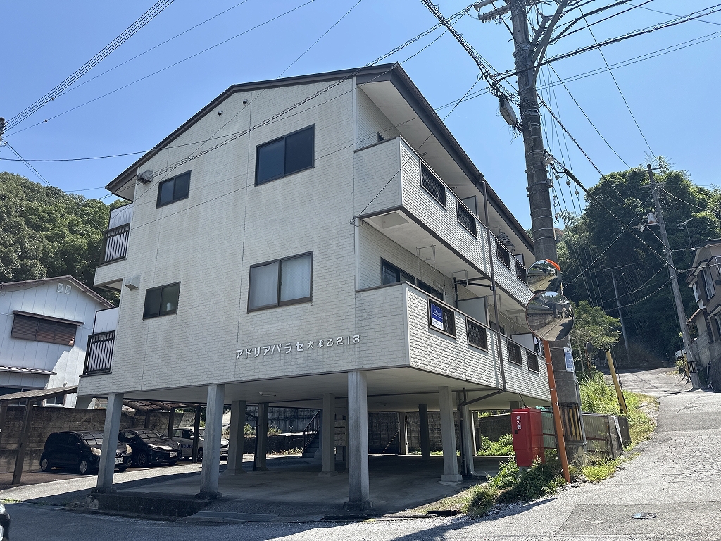 アドリアパラセ 303号室 外観