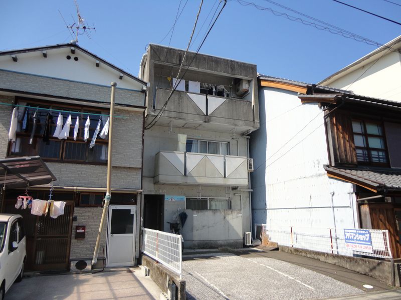 シャーマー上町 201号室 外観