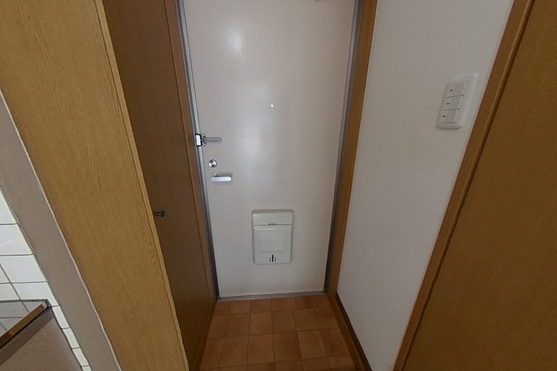 ユニバーシティハウス 玄関