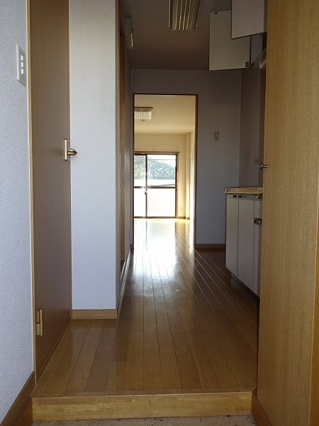 ユニバーシティハウス 玄関