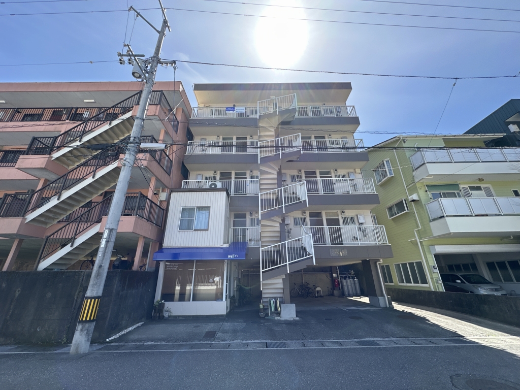 ファースト 405号室 外観