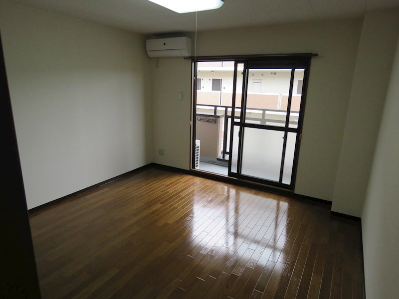 メルベーユ伊勢 リビング