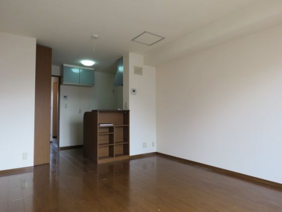 over book リビング