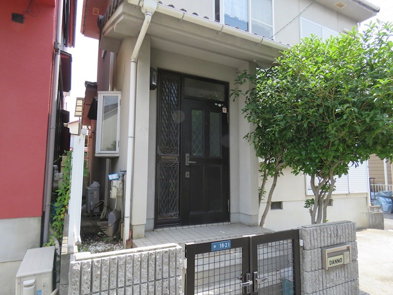 栄戸建借家 玄関