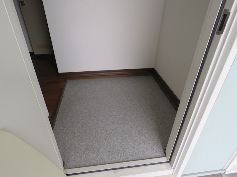 リブコスモス 玄関