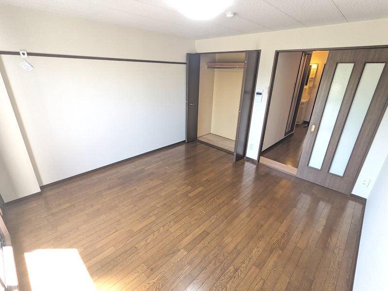 フルーレ伊勢 リビング