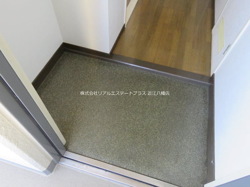 フラワー2番館  玄関