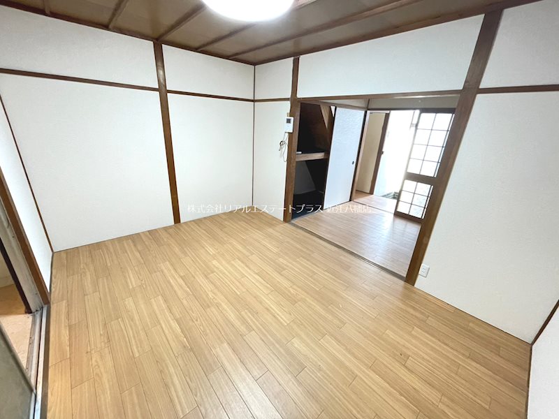 上野町貸家　 リビング