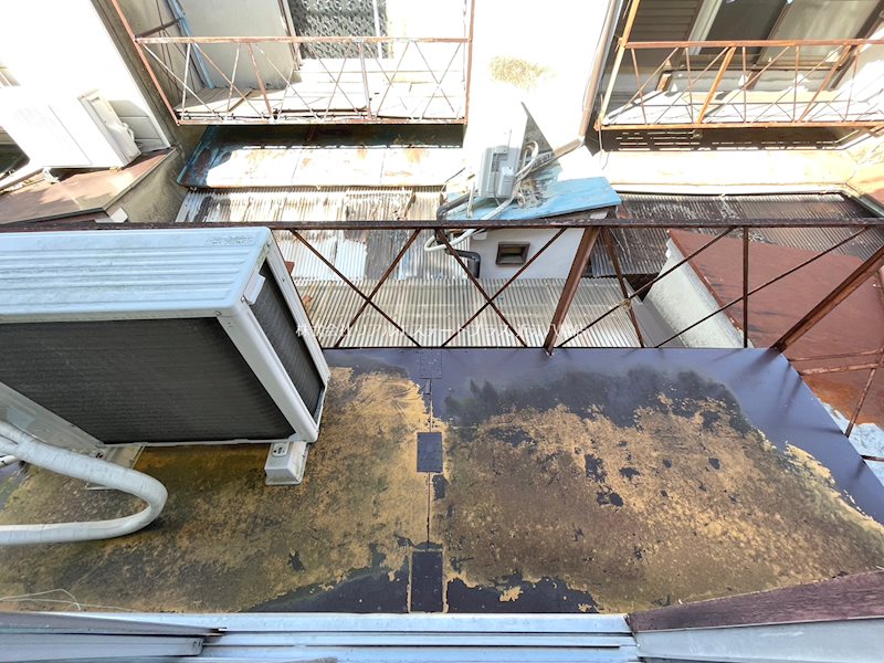 上野町貸家　 ベランダ