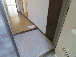 ファミーユ南高田 玄関