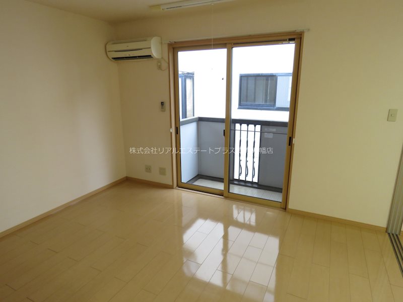 モナリエイースト リビング