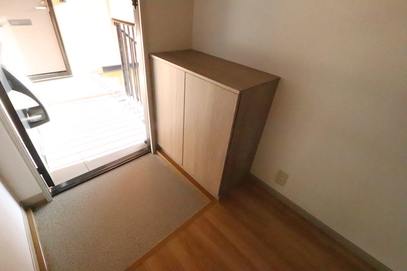 ウエストコサカ 玄関