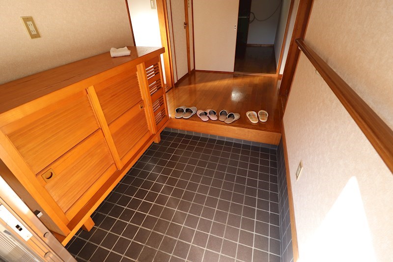守山6丁目貸家 玄関