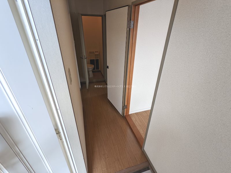 アイビハイツC棟 玄関