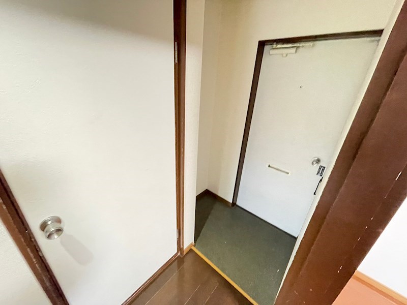 コミール小脇 玄関