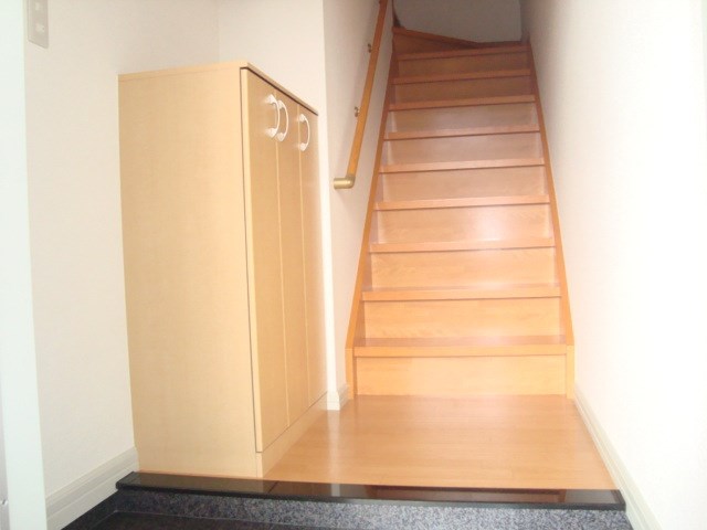 フィールド・ルミナスⅡ 玄関