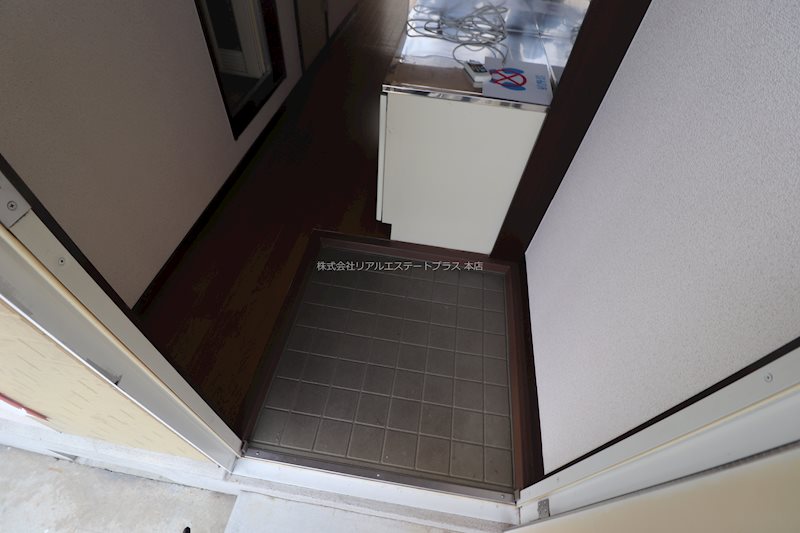 プラザエイト  玄関