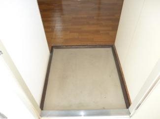 フラットアドニス 玄関