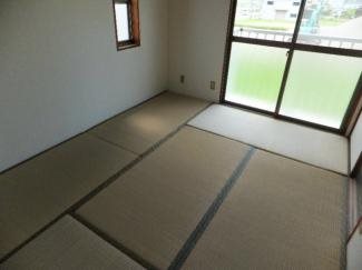 フラットアドニス リビング