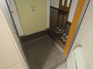 ジュネス山本B 玄関