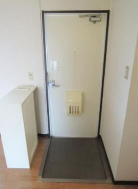 中川ハイツ 玄関