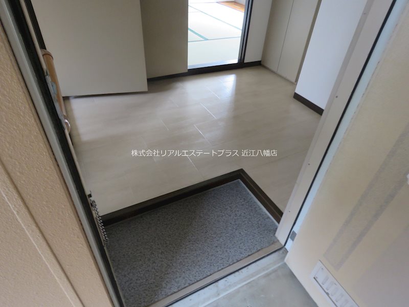フェリシタス八日市 玄関