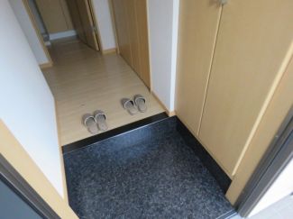 ルミナスローズ 玄関