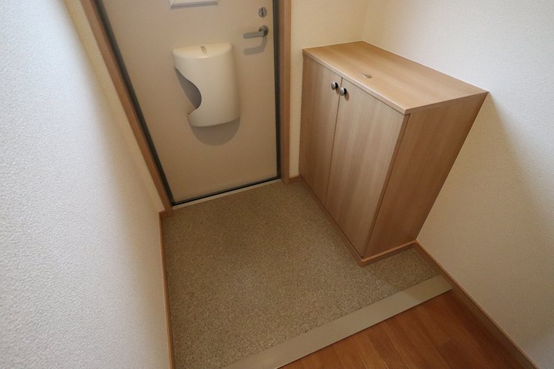 グランリーベ 玄関